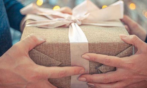 5 reasons to buy gifts online especially at GrabChoice